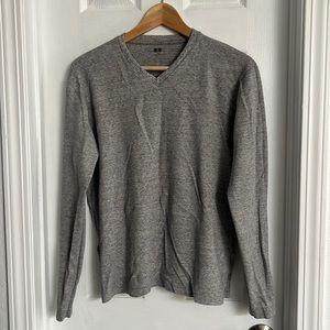 Uniqlo. Medium. Long sleeve t-shirt.